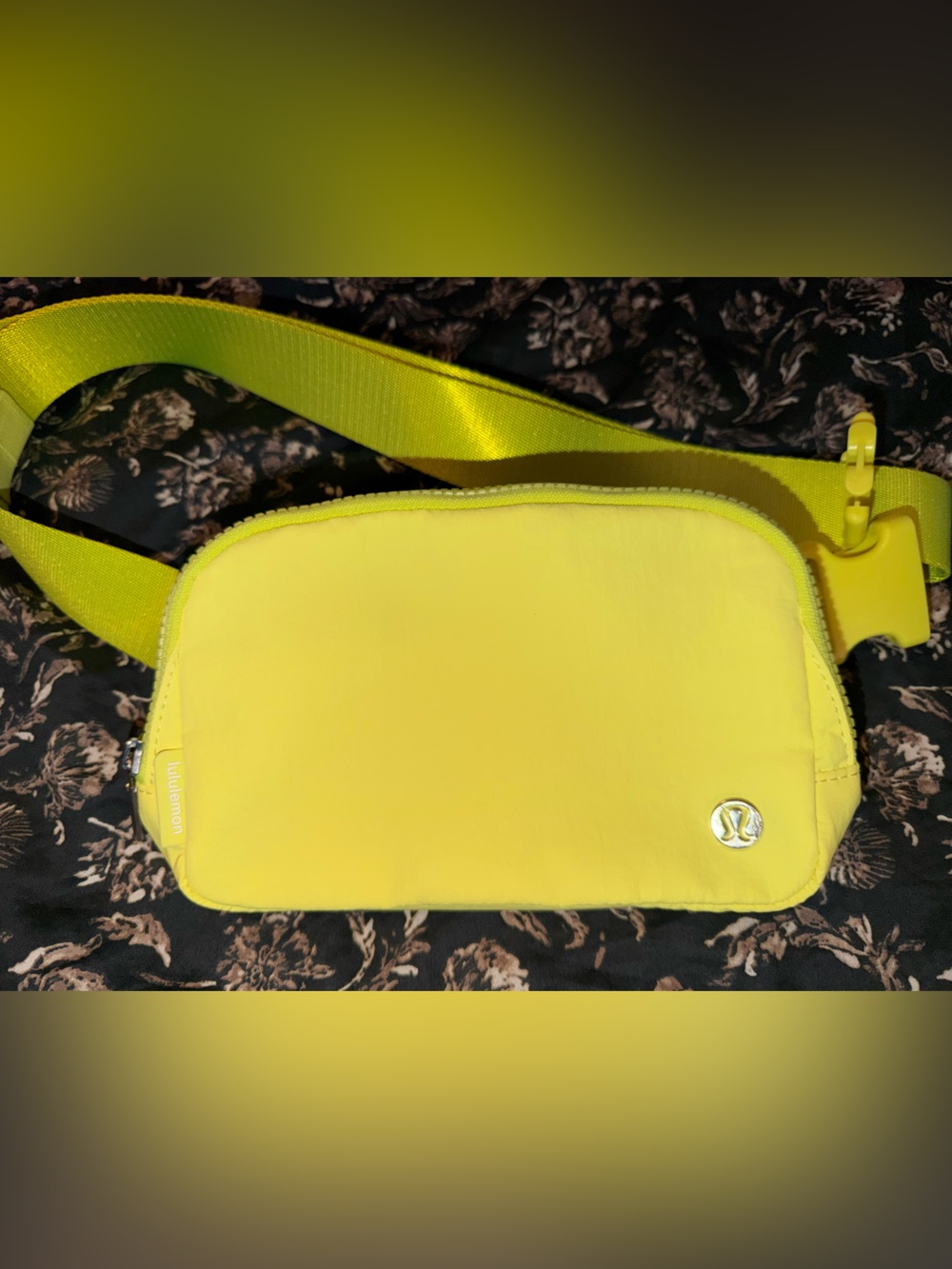 Lululemon Everywhere Belt Bag 1L Electric Lemon